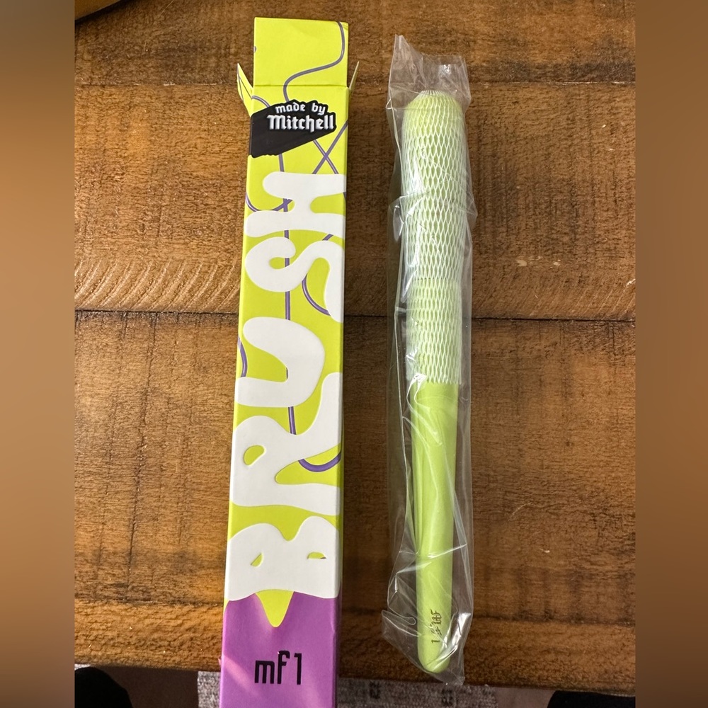 Made by Mitchell Mf1 Brush - NWT
